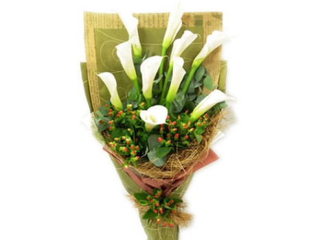 Ten white callas