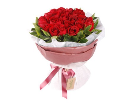 18 red roses